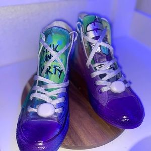 Customize converses with Rick and Morty art airbrush